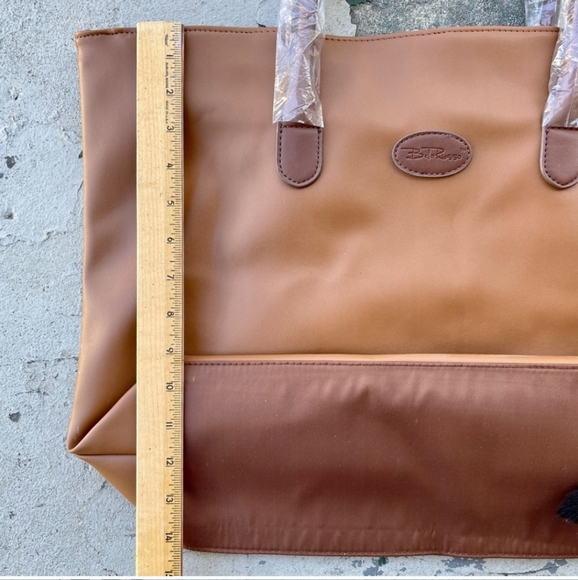NWT Bella Russo faux leather tote brown/tan lots of room for stuff - Picture 4 of 8